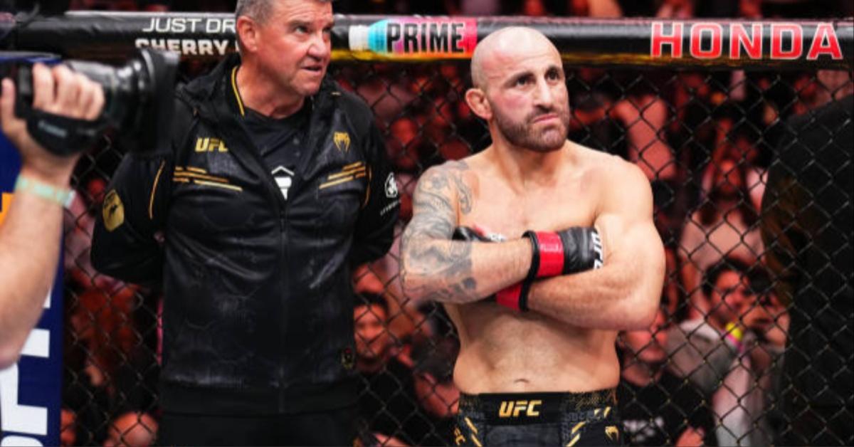 Alexander Volkanovski reacts to UFC 308 Whittaker vs Chimaev odds, explains why Robert Whittaker should not be the underdog.