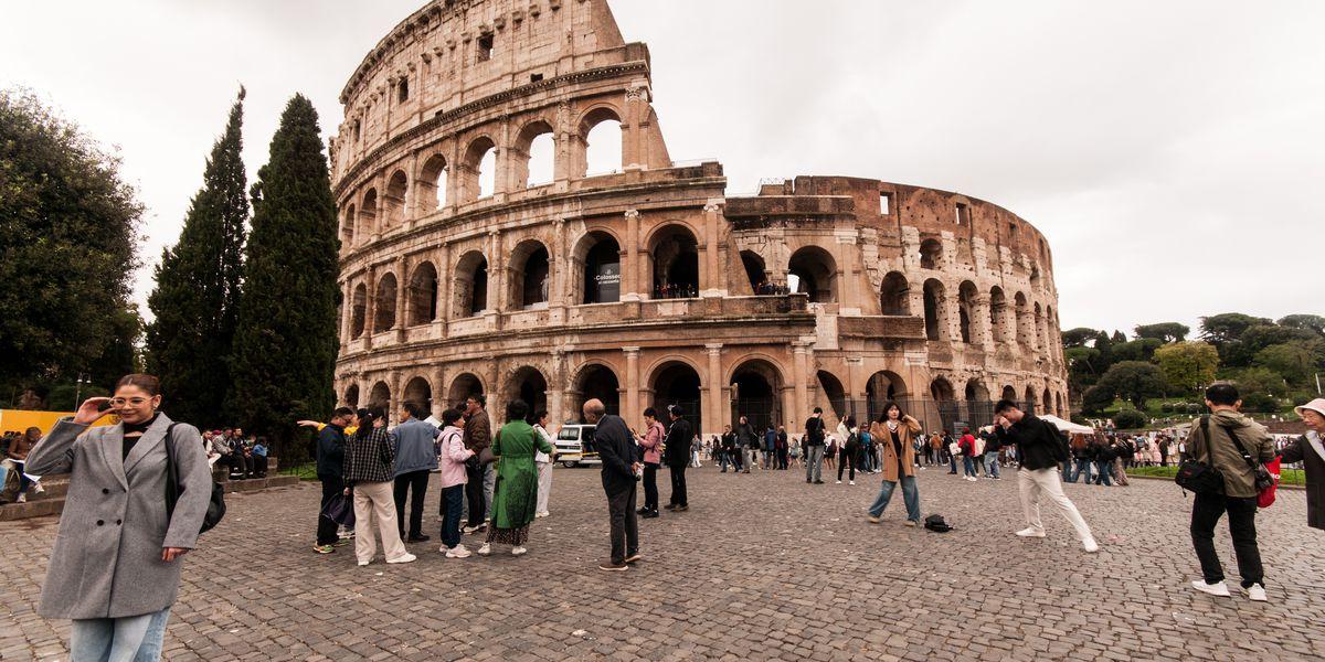 Gamebred Bareknuckle MMA Fight Card is coming to Italy with Alessio Sakara and a historic event at the Colosseum, blending ancient and modern combat sports.