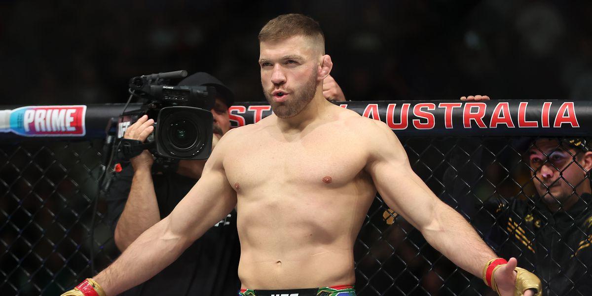 Dricus Du Plessis vs Khamzat Chimaev UFC 312 fight preview and analysis. Get the latest news and updates on the upcoming UFC 312 event.