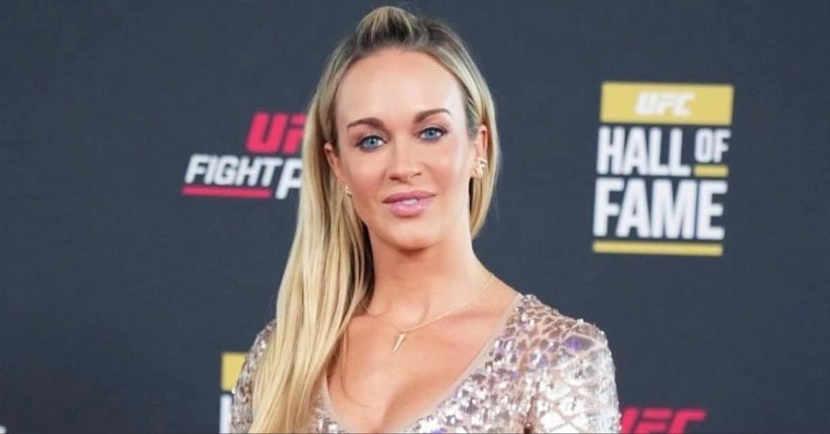 Laura Sanko MMA dünyasında önemli bir figür haline geldi. Eski bir dövüşçü olan Sanko, şu anda UFC için renkli yorumcu olarak görev yapıyor.