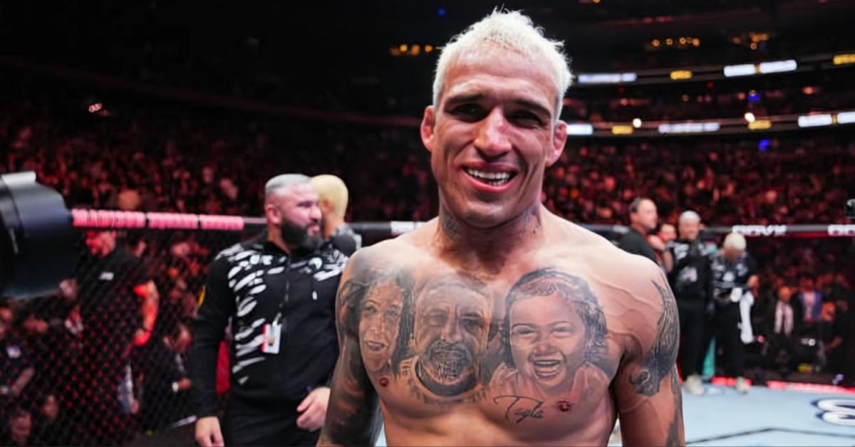 Charles Oliveira, diz sakatlığına rağmen UFC 309'da Michael Chandler'ı oybirliğiyle yendi. Oliveira'nın zaferi, dayanıklılığının ve becerisinin bir kanıtı olarak görüldü.