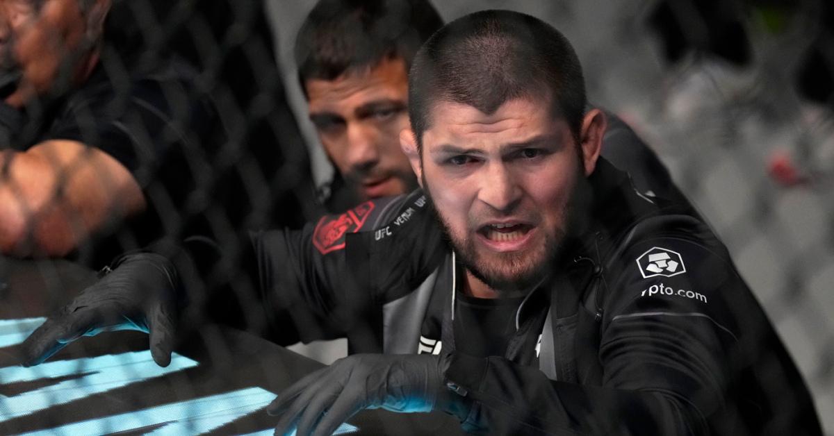 Khabib Nurmagomedov UFC kariyerini geride bırakarak antrenör olarak yeni bir maceraya atılıyor.