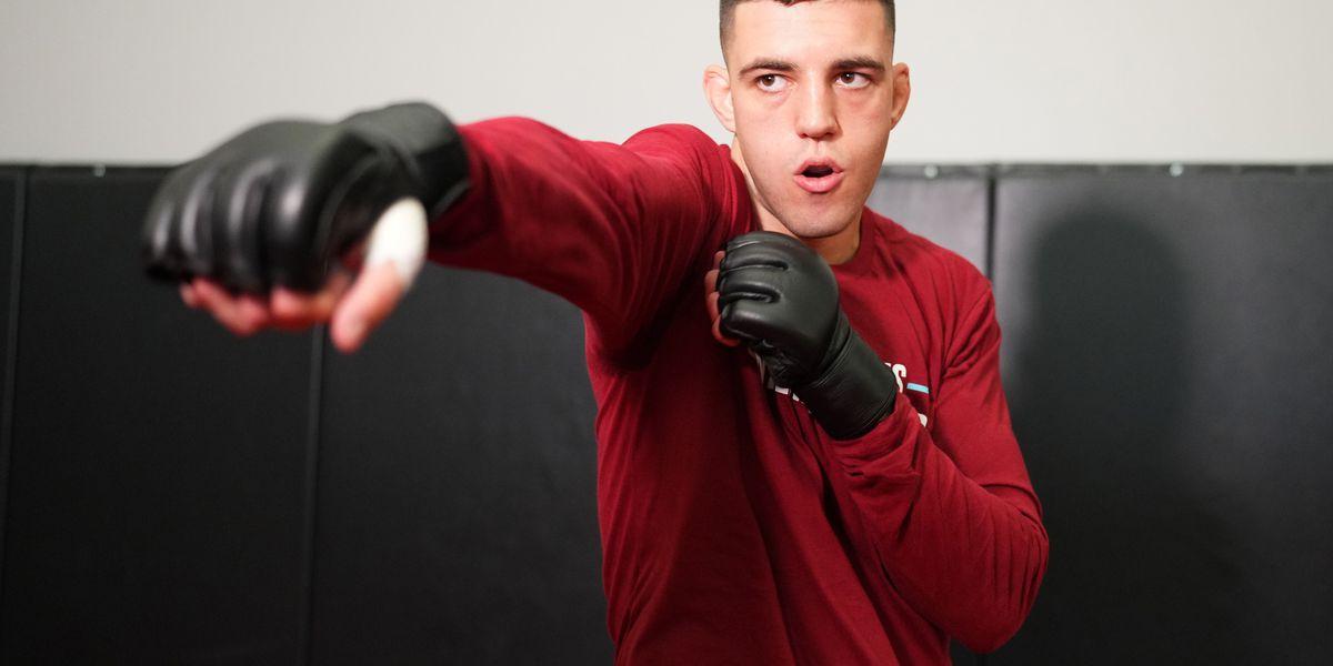 Shimon Smotritsky MMA fighter on the rise, with a 11-2 record and a strong presence in the Fury Fighting Championship, he is a prospect to watch in the MMA world.