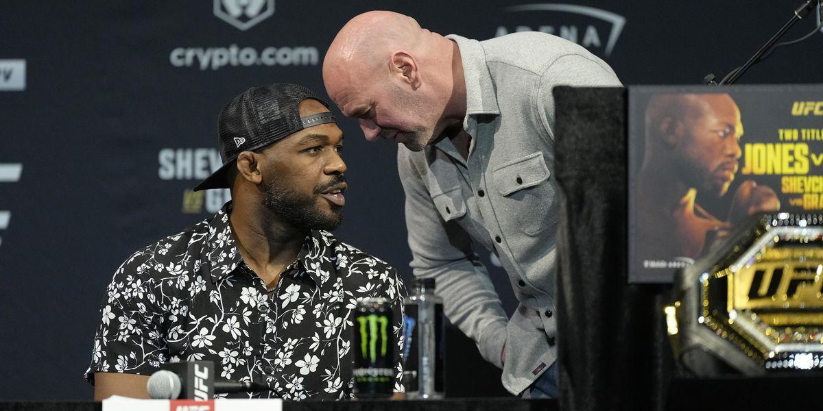 Jon Jones vs Tom Aspinall UFC fight expected in 2025, Dana White confirms the match, financial details and potential date and location discussed.