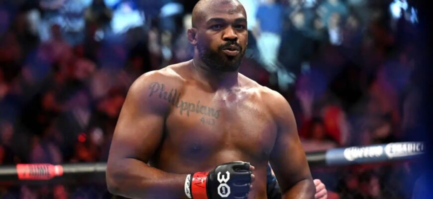 Jon Jones vs Tom Aspinall fight predictions and updates.